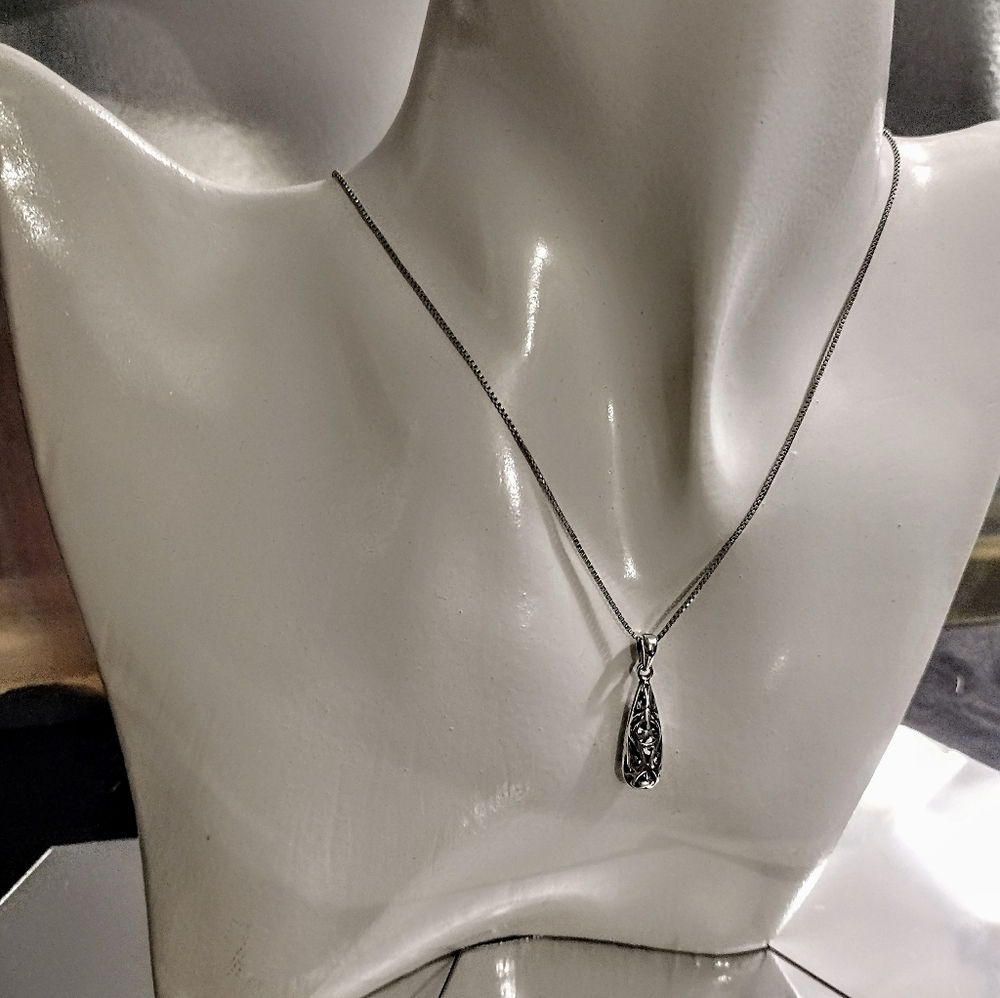 925 Sterling Silver Tear Drop Filigree Pendant
